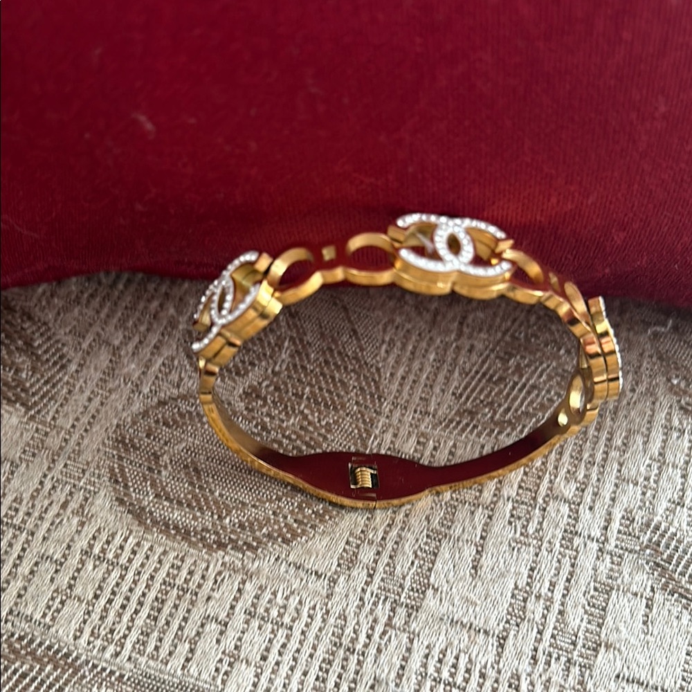 Gold Lattice Bracelet with Clear Stone